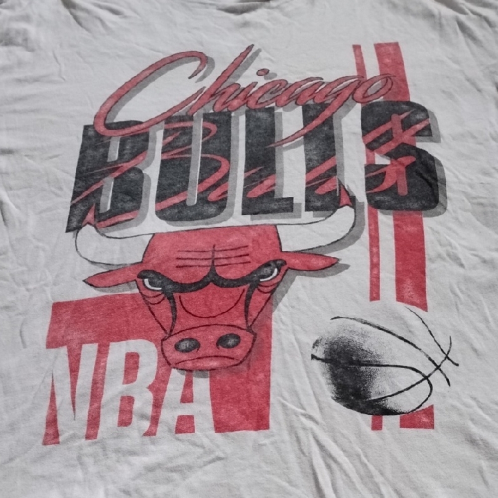 Men's White Vintage Large Abercrombie & Fitch Chicago Bulls NBA Basketball Shirt